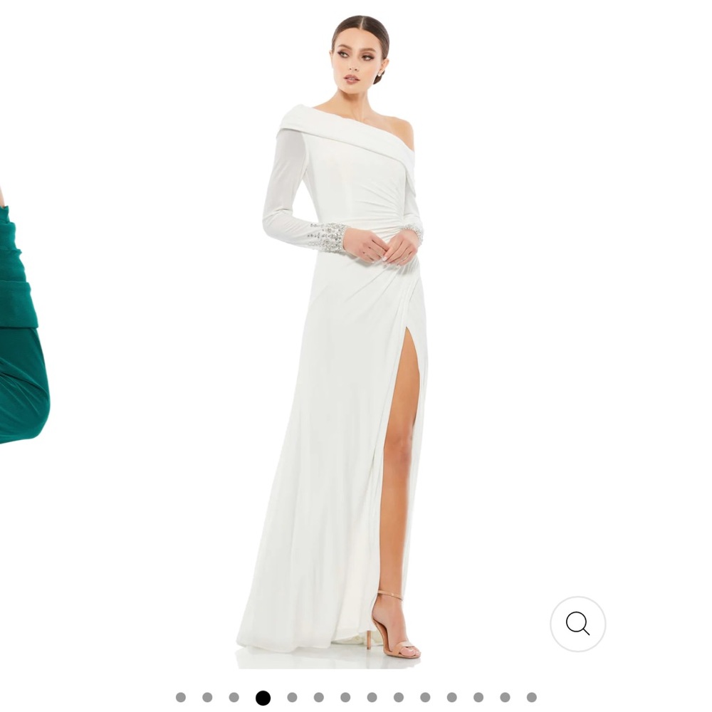 MAC DUGGAL : BEADED CUFF DROP SHOULDER FAUX WRAP GOWN (White)